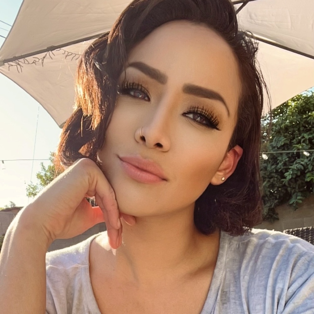 Meet your Posher, Monica